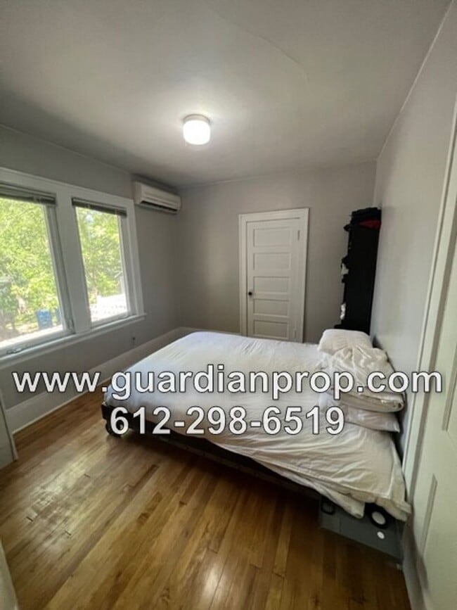 Building Photo - House Available August 1, Updated Kitchen ...