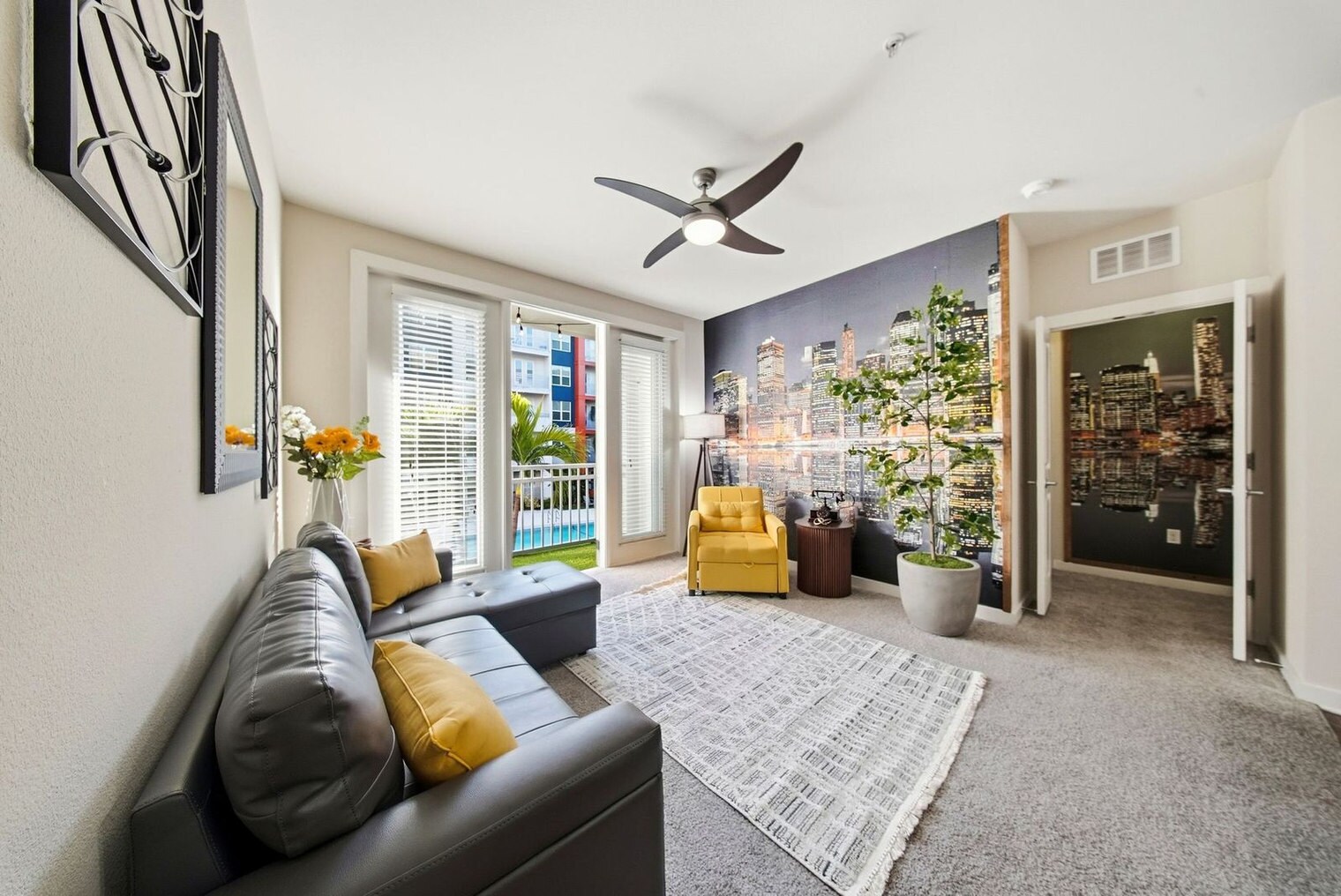 Building Photo - 1700 W Cleveland St