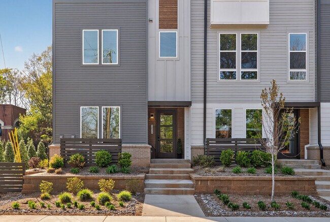 Building Photo - Ballantyne Townhomes at Elm