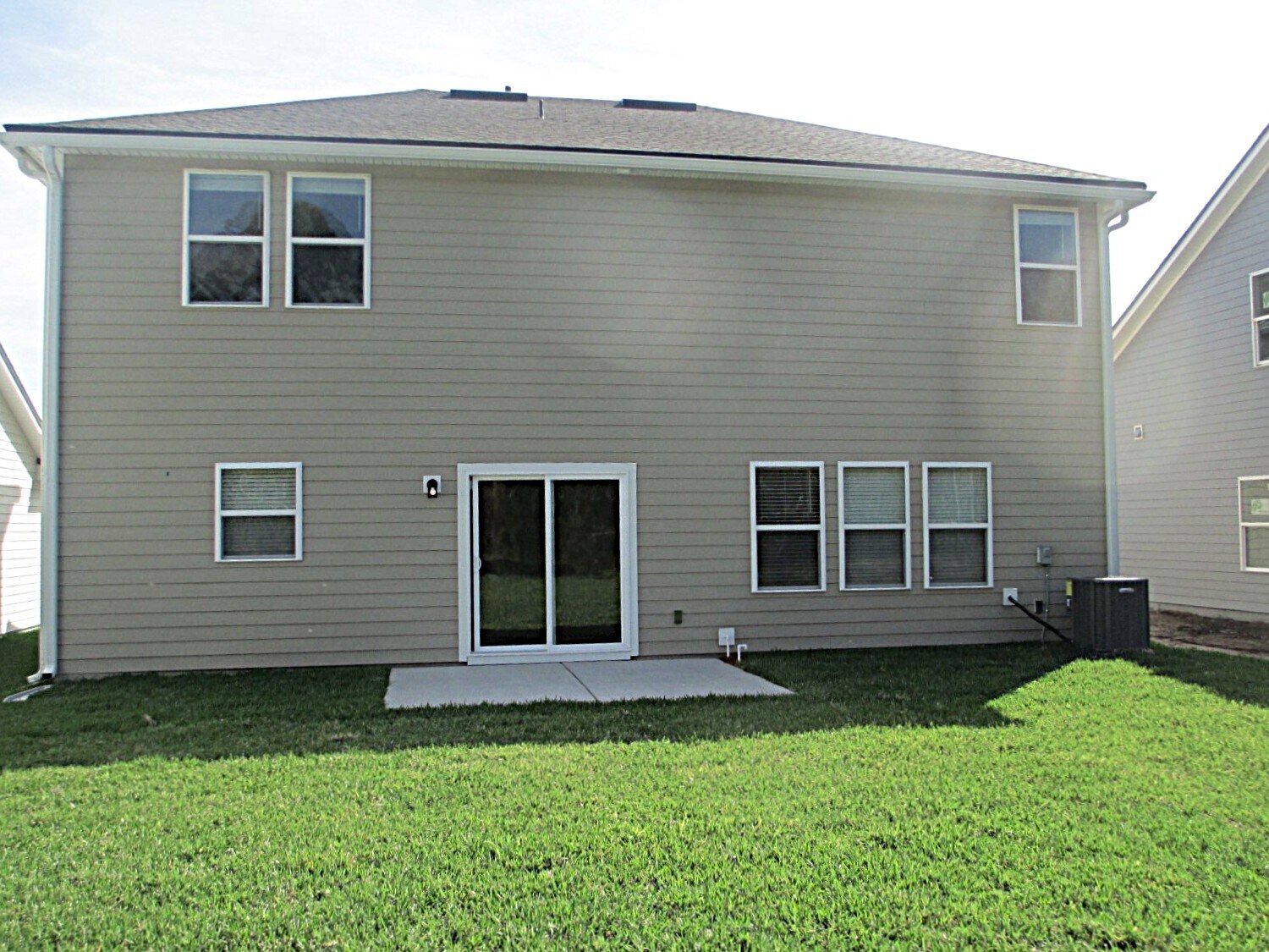 Building Photo - 901 Sunny Stroll Dr