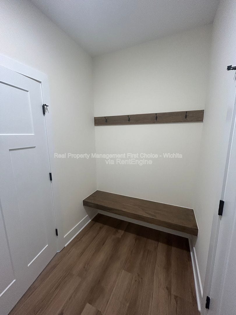 Building Photo - 17010 Kashmir St