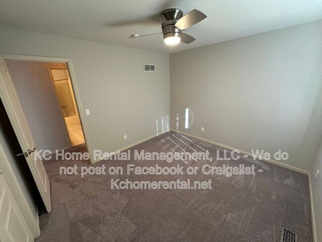 Building Photo - 9802 NW 72nd Terrace