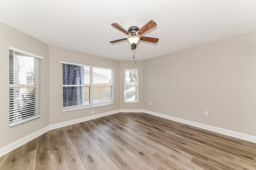 Building Photo - 7141 40th Ln E