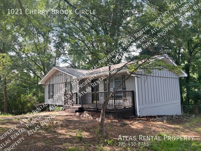 Building Photo - 1021 Cherry Brook Circle Forestdale, AL 35214