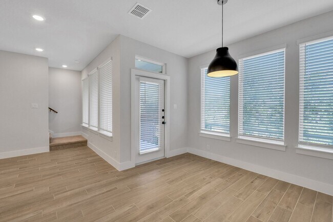 Building Photo - Beautiful New Construction Townhome with G...
