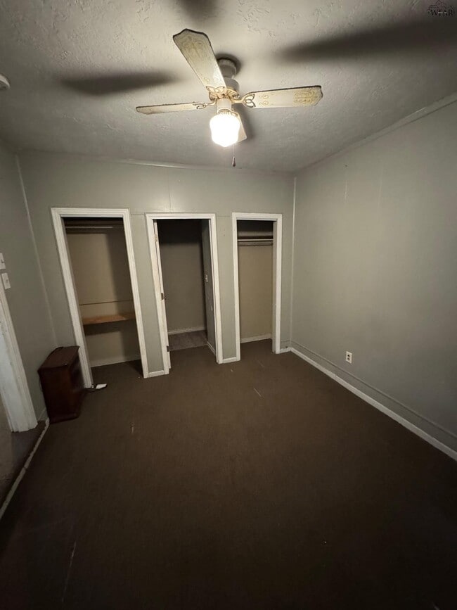 Building Photo - 2705 Ave D