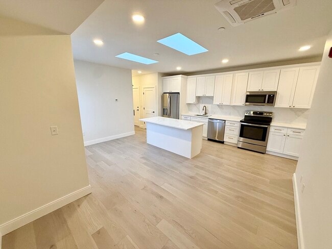 Building Photo - 120 Emerson St