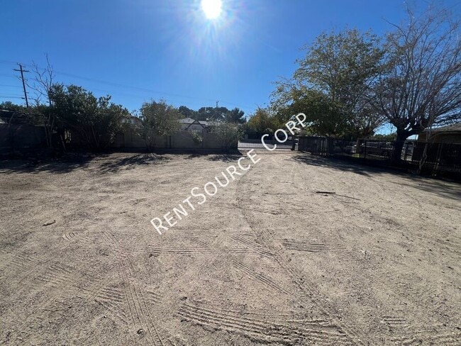 Building Photo - 1411 Nancy St