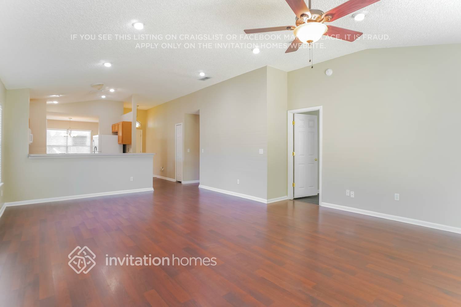 Building Photo - 316 Southlake Dr
