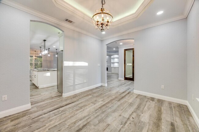 Building Photo - 1148 Sioux Cir