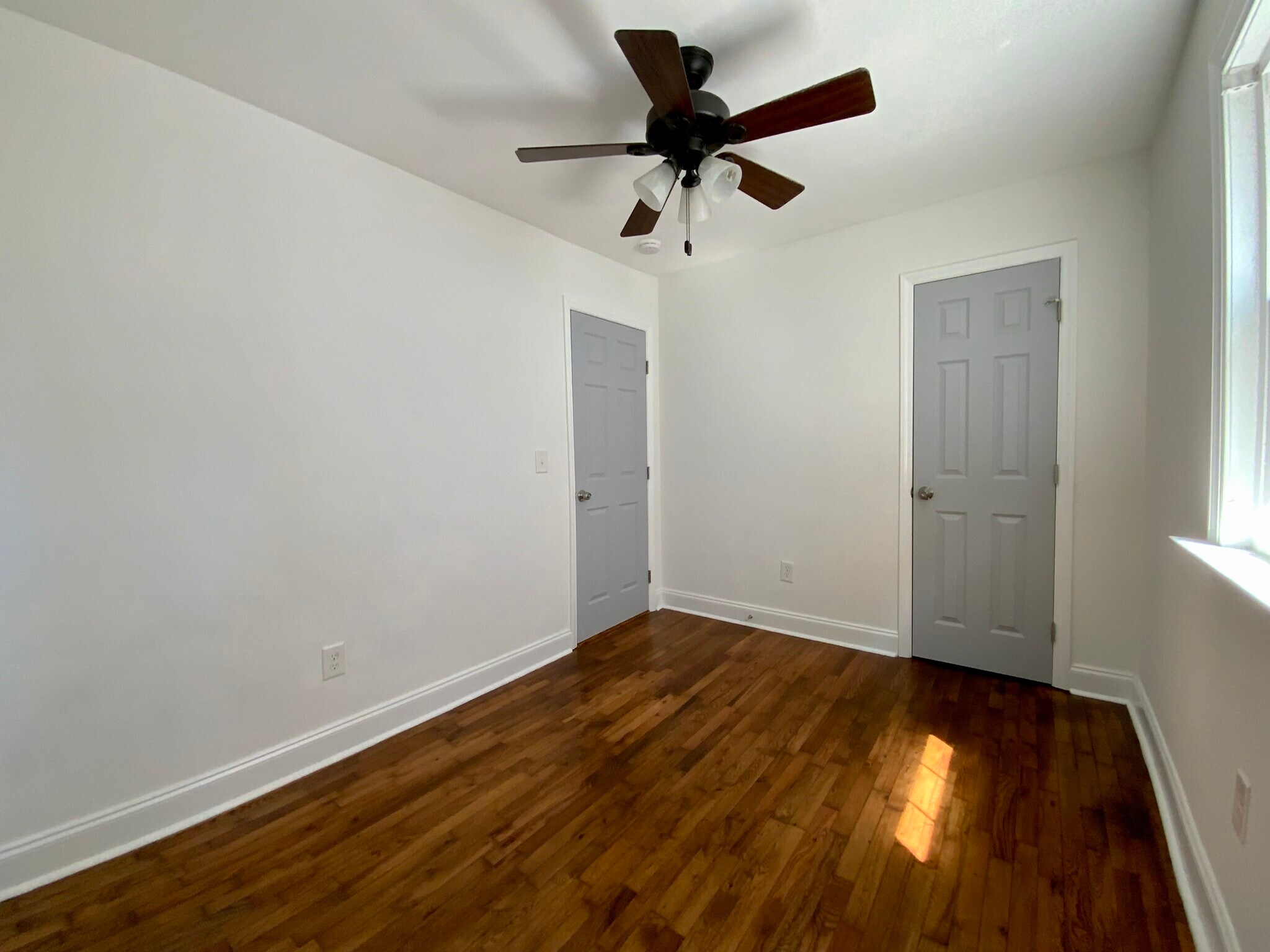 Building Photo - 1013 Allen St