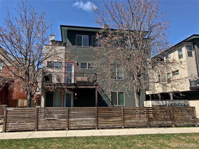 Building Photo - 1883 Vine St