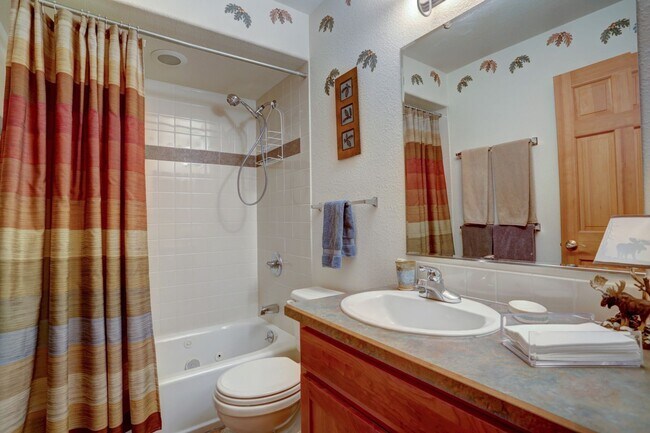 Building Photo - WINTER RENTAL 4BDR 3BA WILDERNEST NOV 1 20...
