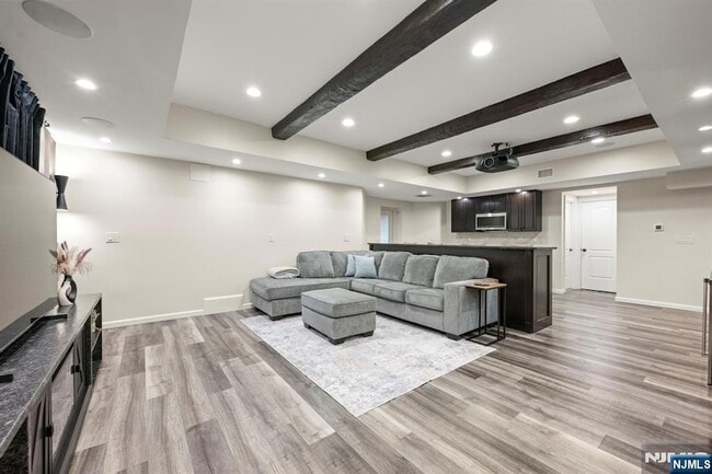 Building Photo - 19 Adams St