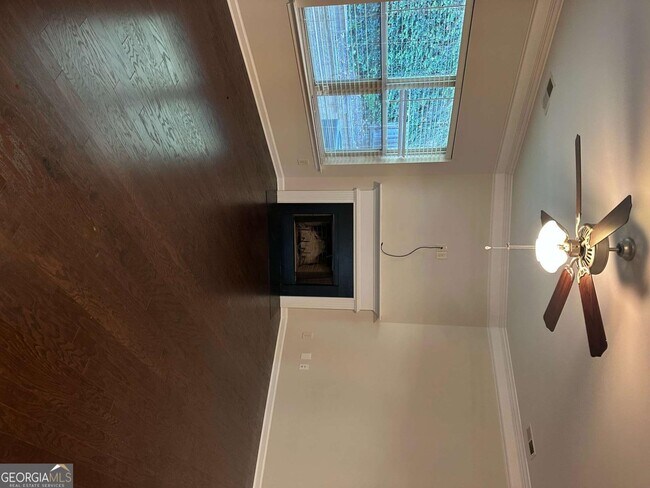 Building Photo - 403 Village View