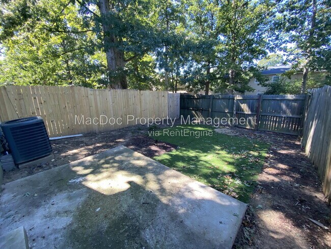 Building Photo - 810 Sledgehammer Dr