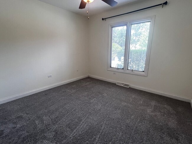 Building Photo - 809 Overlook Dr