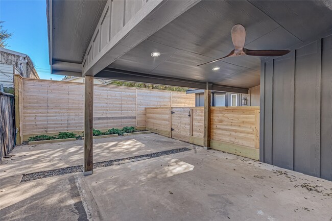 Building Photo - 430 N Hutcheson St