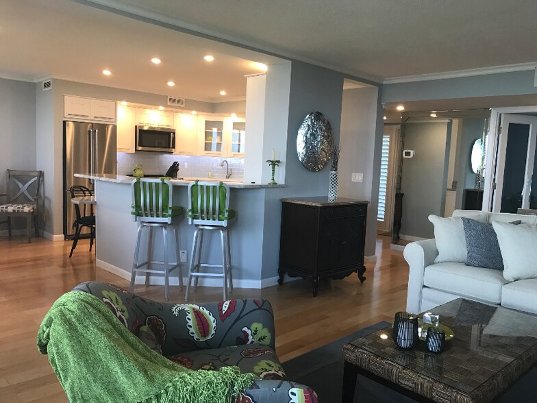 Building Photo - 2620 Cove Cay Dr