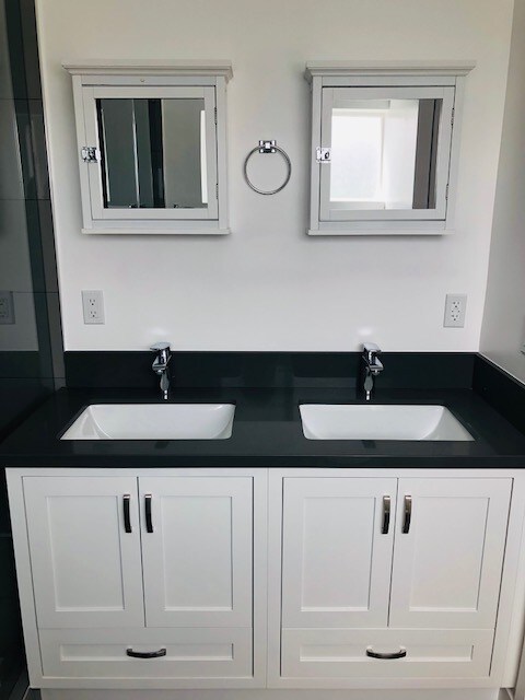 Master Bathroom - 5862 David Ave