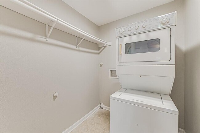 Building Photo - 1709 Clifford Ave