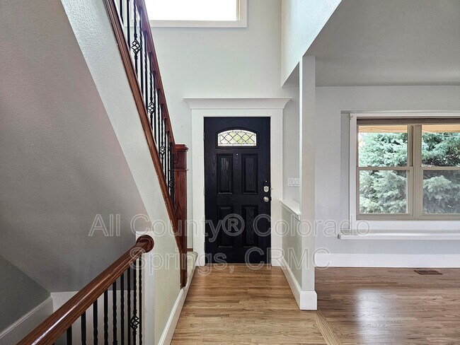 Building Photo - 2615 Helmsdale Dr