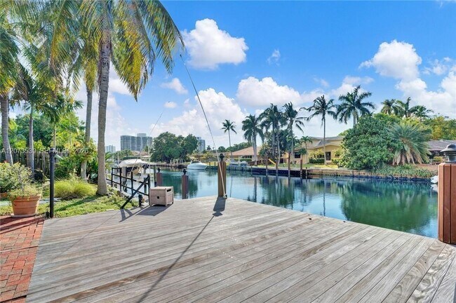 Building Photo - 612 Hibiscus Dr