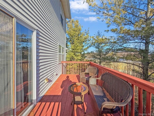 Building Photo - 50 Lois Ln