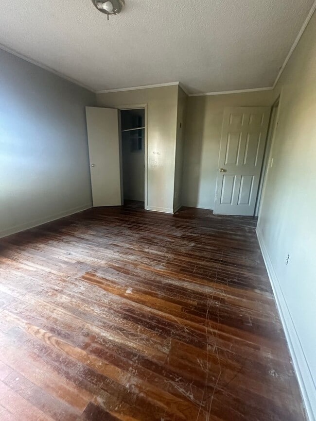 Building Photo - 3 Bed 2 Bath Brick House Coming Soon - Und...