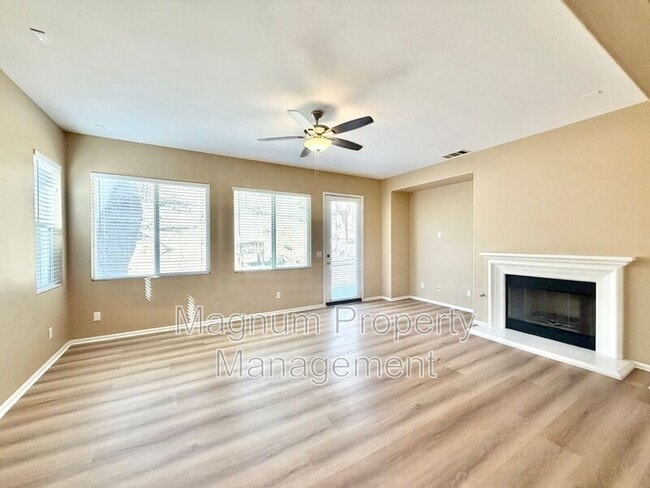 Building Photo - 29751 Maxmillian Ave