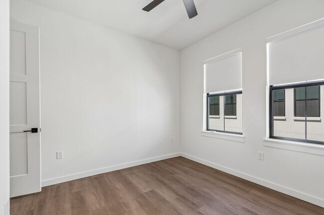Building Photo - New Construction Townhome For Lease downtown Tampa, Ybor City, Gas Worx