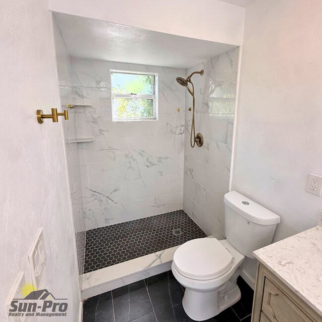 Building Photo - 332 S Seneca Blvd