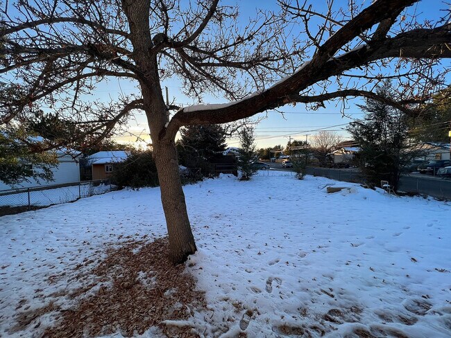 Building Photo - 3701 S Hooker St