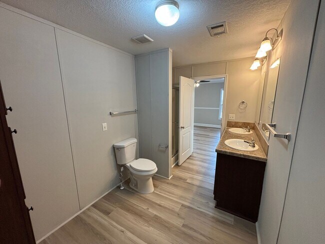 Building Photo - 3266 Jacqueline Dr