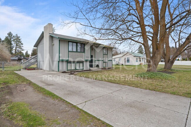 Building Photo - Beautiful Family Home ! Spring Special !! 50% Off first months rent.