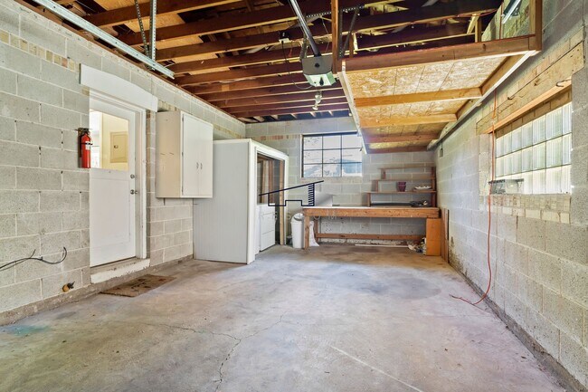 Building Photo - 1332 36th St