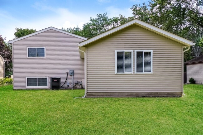 Building Photo - 1719 Ringfield Dr