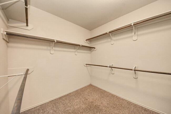 Building Photo - 2043 Naplechase Crest Dr