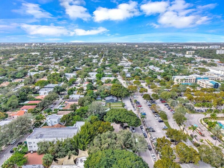 Building Photo - 150 NE 50th Ter