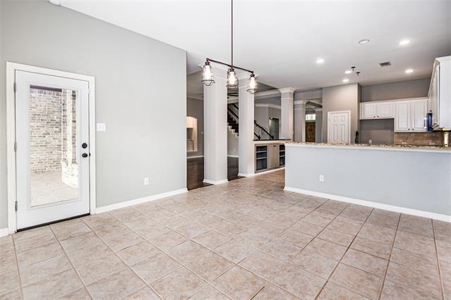 Building Photo - 8609 Forsythia Dr