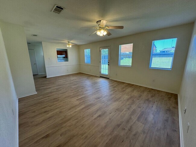 Building Photo - 4-Bedroom House for Rent in Killeen