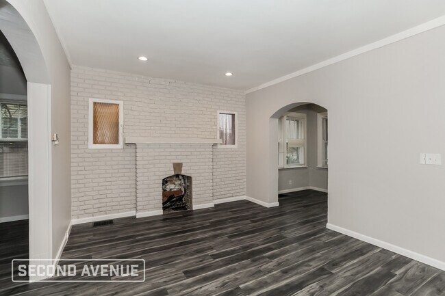 Building Photo - 3302 Broadwell Ave