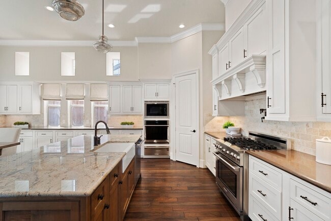 Building Photo - 622 Pink Azalea Trail