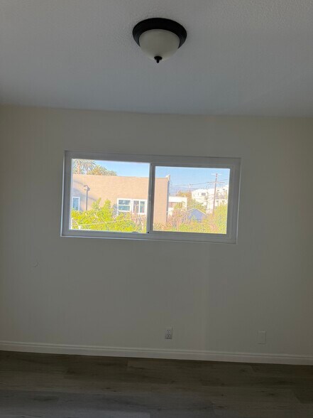 Building Photo - 2750 S Mansfield Ave