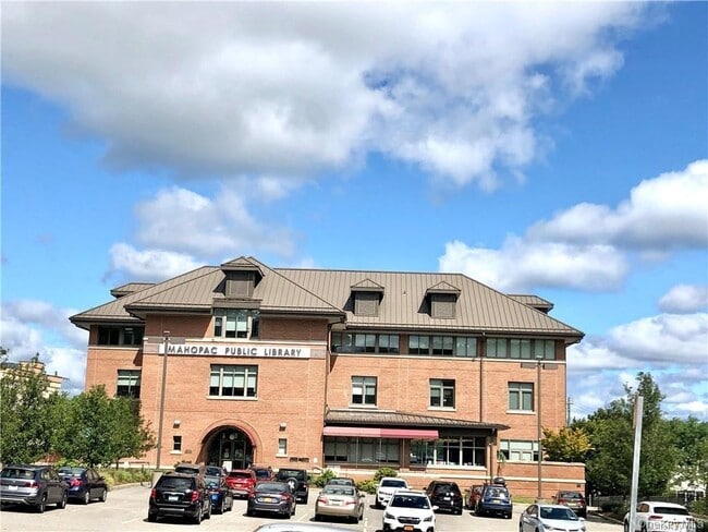 Building Photo - 722 US-6