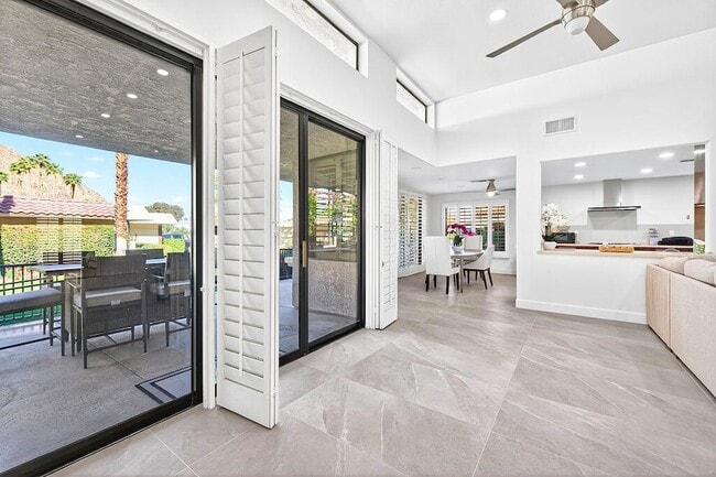 Building Photo - 77825 Cottonwood Cove