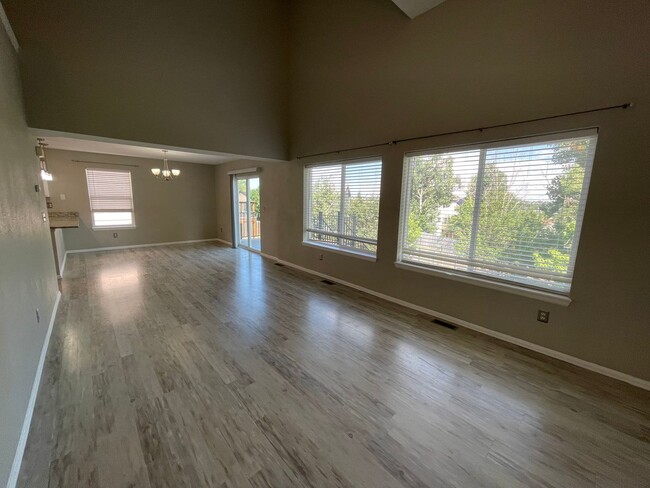 Building Photo - Updated 4 Bedroom Home In Stetson Hills!