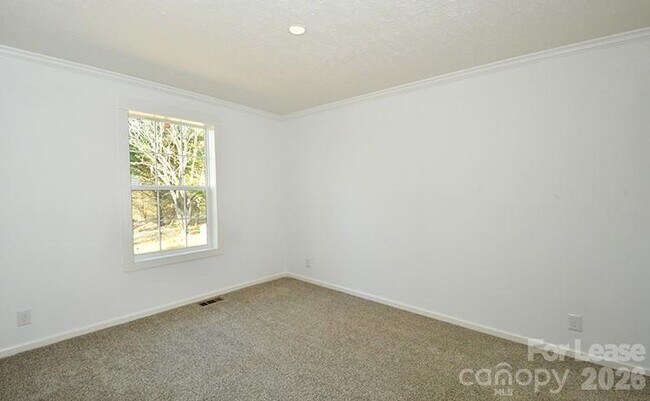 Building Photo - 5433 King Wilkinson Rd