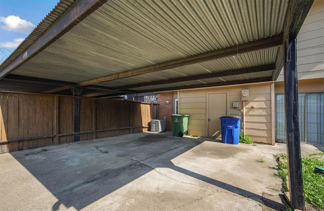 Building Photo - 2203 Sheraton Dr