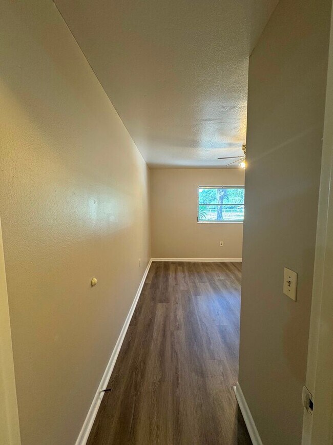 Building Photo - No HOA. Oversized 3/2 Home. NEW PHOTOS COMING SOON